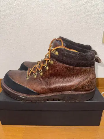 Polo 브라운 가죽 하이컷 부츠