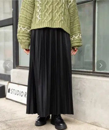 niko and - 레더라이크 플리츠 스커트