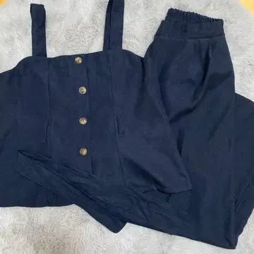 네이비 버튼 포함 셋업