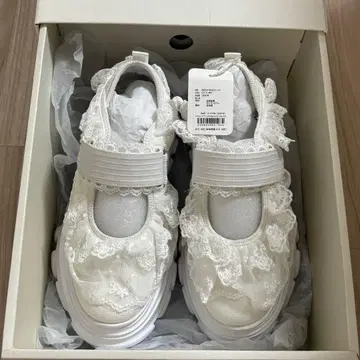 merry jenny frill strap sneakers