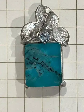 록잔 터콰이즈 수정 더블렛 펜던트 탑