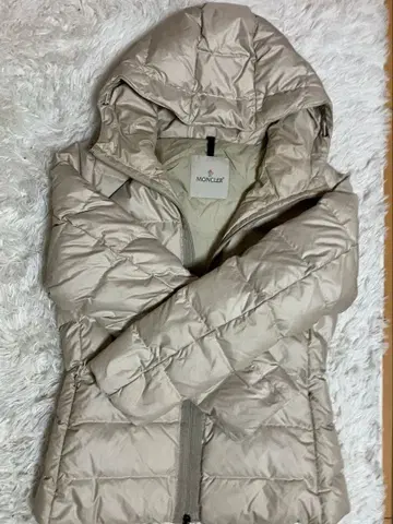 MONCLER 후드 부착 다운 자켓 베이지 사이즈 1