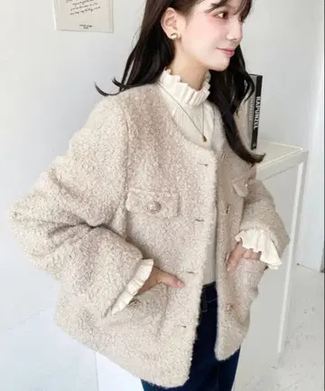 페이크 링 울 골드 버튼 노카라 자켓 moment+ 베이지