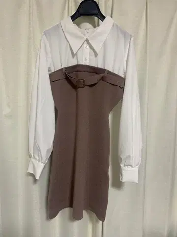 다리치 셔츠 도킹 타이트 미니 원피스 벨트 포함 베이지 셔츠 드레스