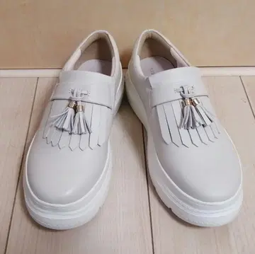 거의 미사용 베네비스 퀼트 태슬 통굽 주스 베이지 23.5cm