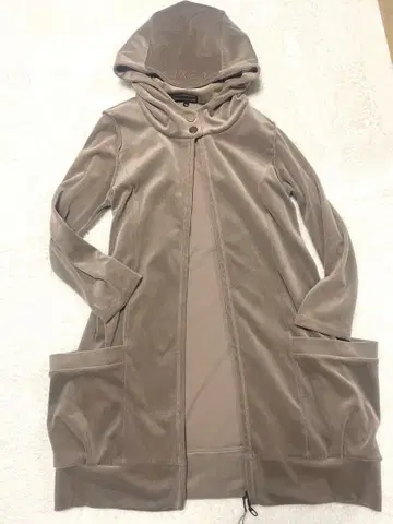 폭시 뉴욕 벨로아 로고 후드 부착 롱 후드티 40 베이지