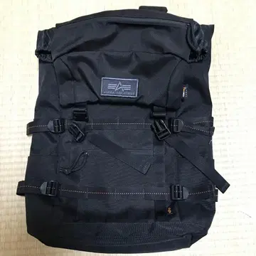 블랙 롤탑 백팩