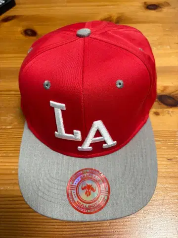 LA 자수 빨간색 그레이 야구 모자