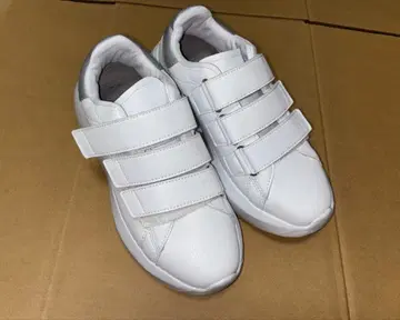 텔릭 화이트 벨크로 스니커즈