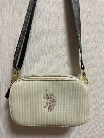 화이트 코듀로이 숄더백