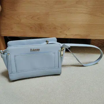 앤 슈에트 라이트 블루 숄더백