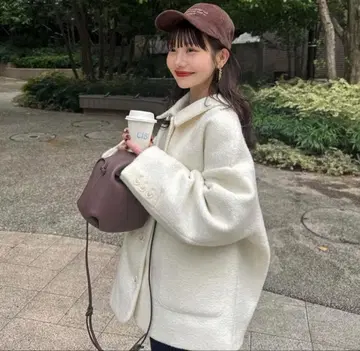 스탠칼라 샤기 미들 코트