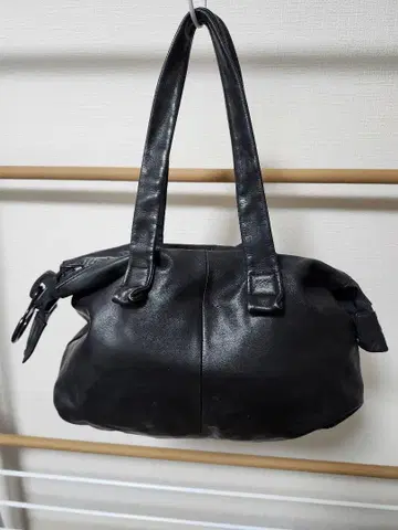 Kawa-Kawa 블랙 가죽 백