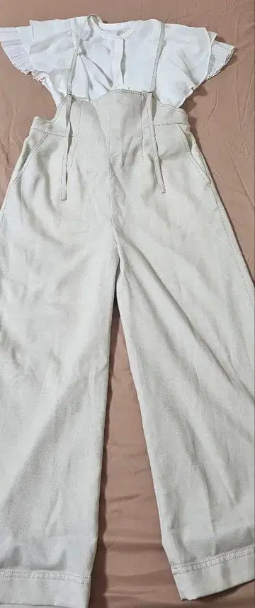 베이지 살로펫 프릴 달린 상의 세트 판매