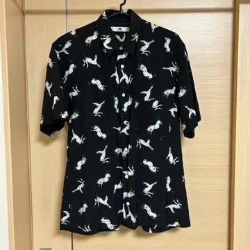 soe 말 패턴 반팔 셔츠 블랙