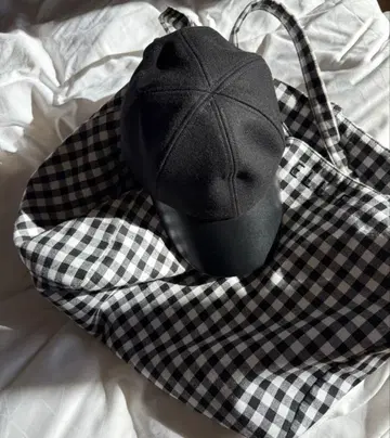 택 포함 새상품 ELLIE 울 가죽 캡