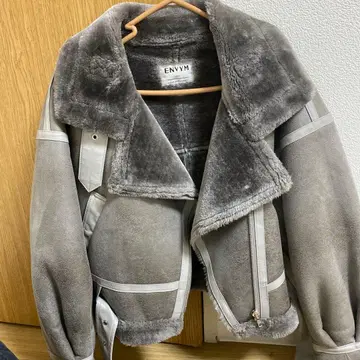 ENVYM 그레이 무스탕 숏 자켓