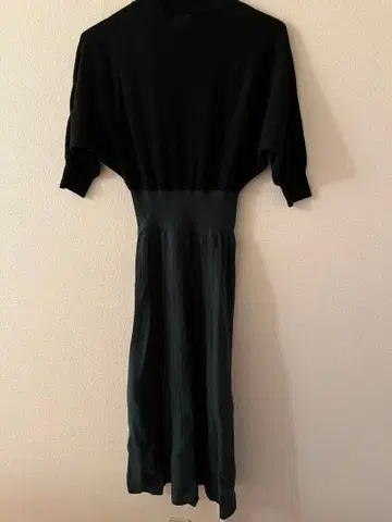 FRAY I.D 니트 원피스 블랙 그린