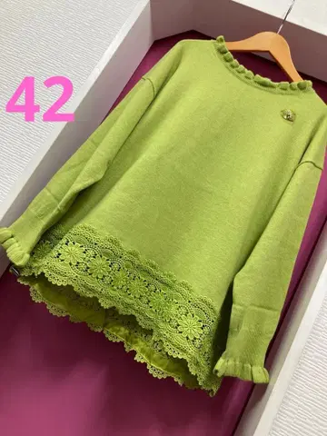 슈퍼 뷰티 소매는 봉긋하고 밑단은 레이스 디자인 튜닉 부드러운 니트