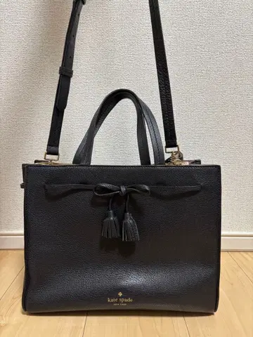 kate spade 블랙 토트백 태슬 포함