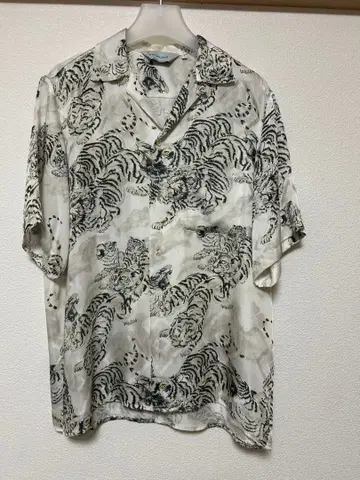 NIPOALOHA 백호 반팔 셔츠