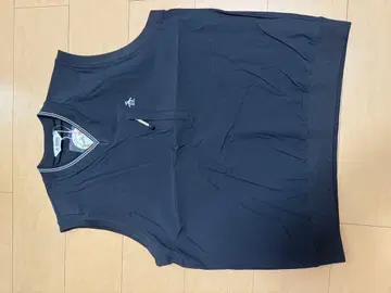이번 시즌 Munsingwear 블랙 V넥 베스트 L 사이즈 펭귄