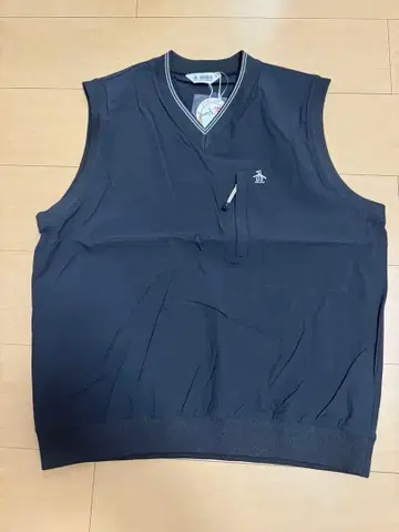 이번 시즌 Munsingwear 블랙 V넥 베스트 L 사이즈 펭귄