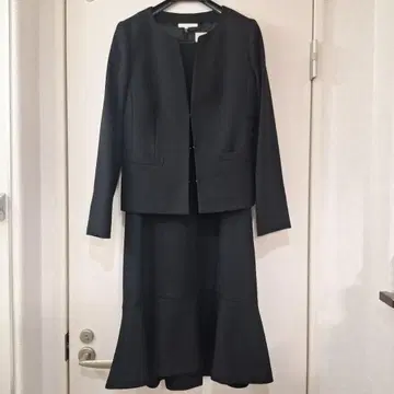 새상품급 블랙 자켓과 원피스