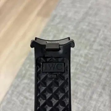 IWC 블랙 고무 벨트 다이아몬드 패턴