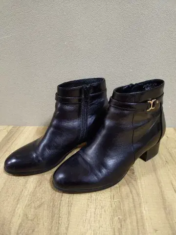 cavacava 사바사바 숏부츠 ( 사이즈 23 )