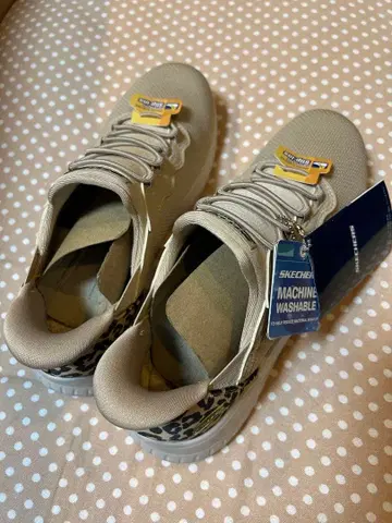 SKECHERS 슬립온 레오파드 무늬 베이지