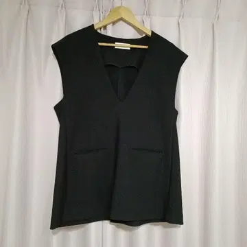 GALLARDAGALANTE 블랙 V넥 베스트