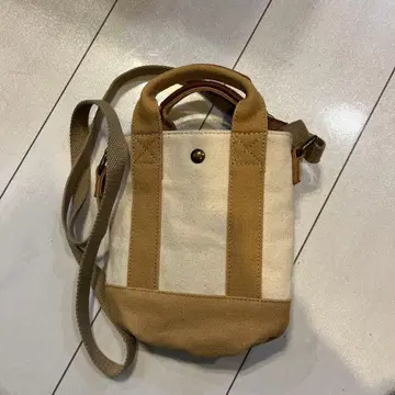 아이보리 베이지 캔버스 숄더백