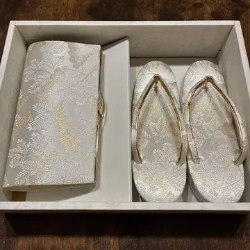 조리와 백 세트, 화이트와 금색 잎 무늬