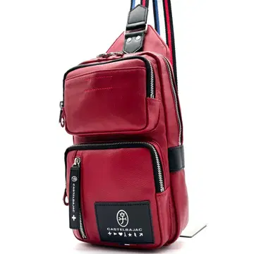 미사용에 가까운 까스텔바작 바디백 사선 로고 다중 수납 레드