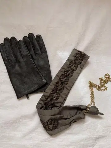 [ 새상품급 ] DOUDOU 가죽 장갑 & 체인 스트랩 포함