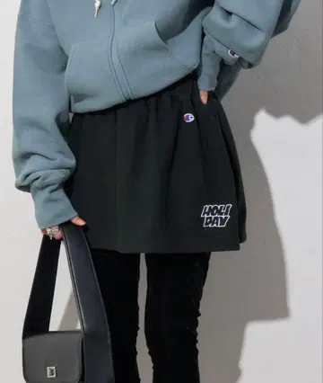 새상품 holiday 저널 스탠다드 Champion 미니 스커트