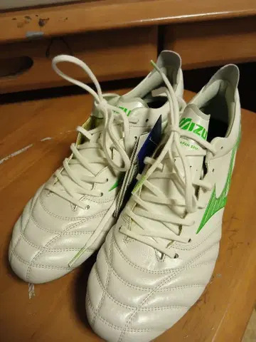 축구 스파이크 모렐리아 네오 4