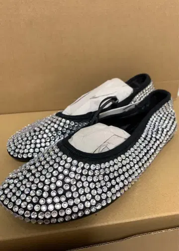 ZARA 큐빅 플랫슈즈 35