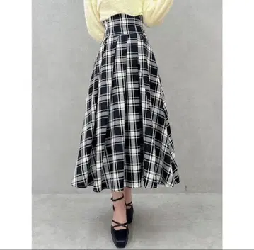 dazzlin 프론트 턱 코르셋 스커트