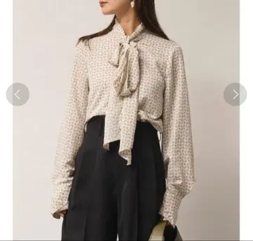 FRAY I.D 프레이 아이디 보타이 블라우스