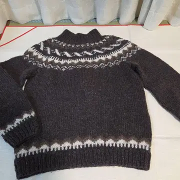 울 페어아일 패턴 긴팔 스웨터