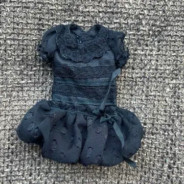 리틀팩토리 캐슬리카짱 드레스 아웃핏