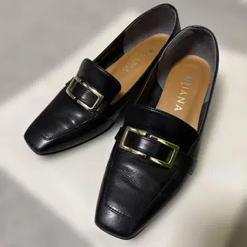 다이애나 블랙 가죽 버클 펌프스 24cm