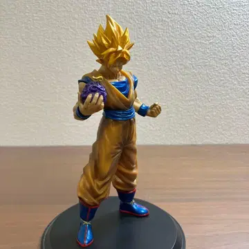 고무고무의 손오공 드래곤볼 원피스 콜라보 조립식 DX 피규어