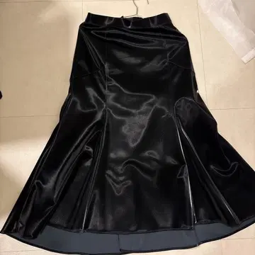 sov. 비닐 원단 롱 스커트 인조 가죽 스커트