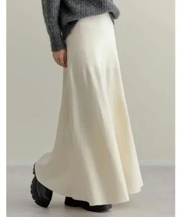 Re:EDIT 밀라노 리브 플레어 니트 스커트 아이보리