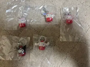 산리오 딸기 표시 액세서리 묶음 판매