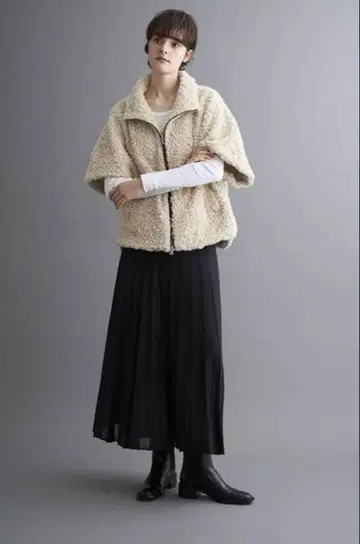 쓰리 도츠 푸들 보아 판초 화이트 S