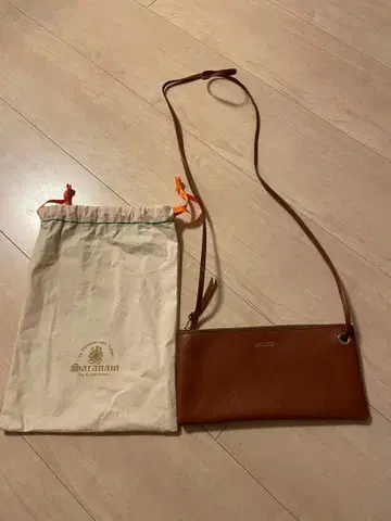 브라운 가죽 사코슈 수납 가방 포함